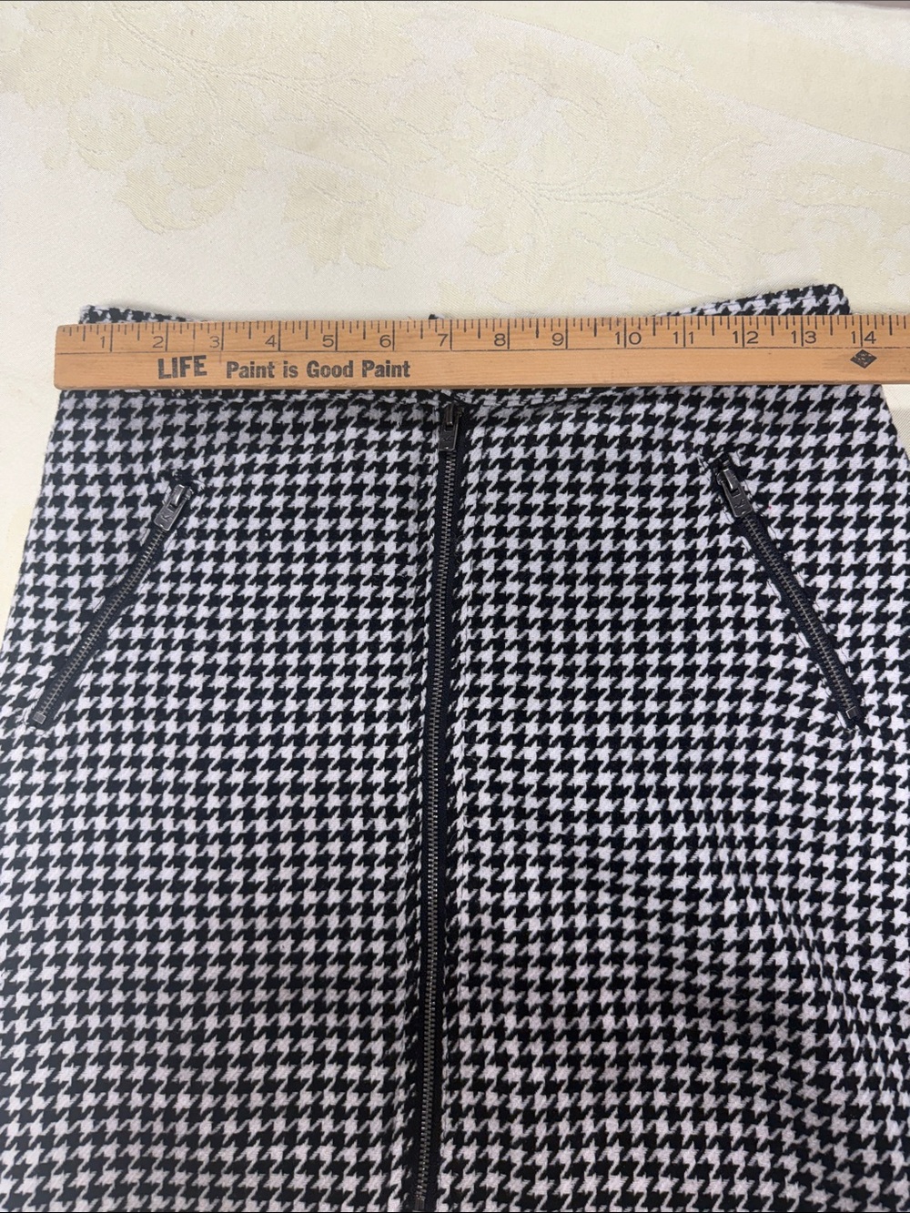 Hollister Black & White Houndstooth Zip Mini Skirt - Picture 4 of 5